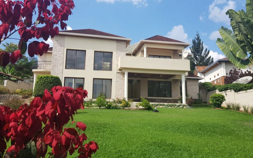SPECTACULAR HOUSE AVAILABLE FOR RENT IN NYARUTARAMA