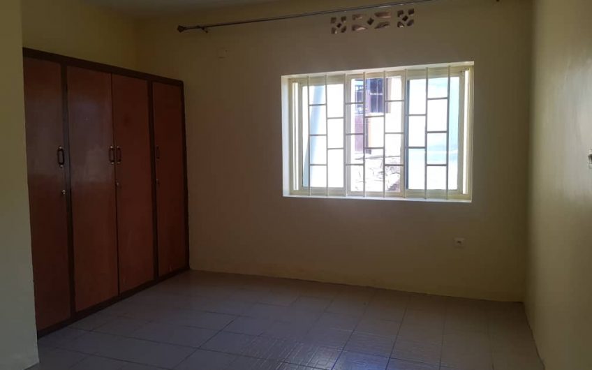 Kacyiru, Well priced Unfurnished House for Rent.