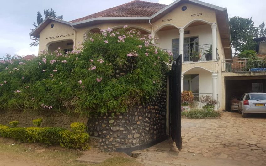 Gisozi, Big Residential House for Sale.