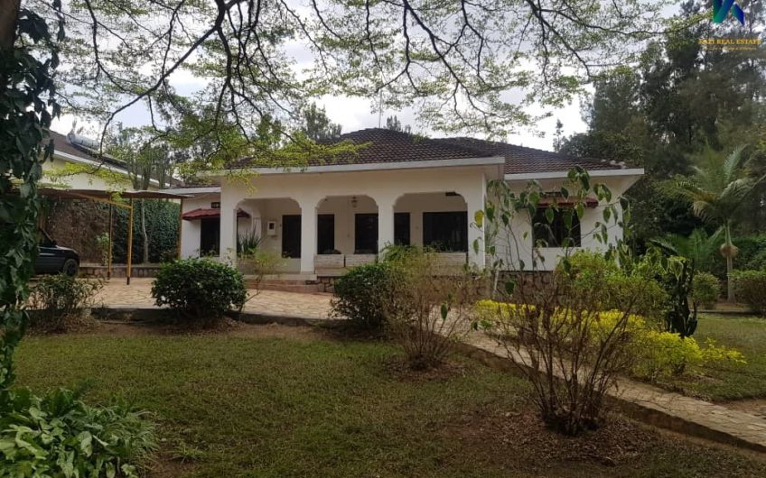 Nyarutarama, Estate House for Rent.