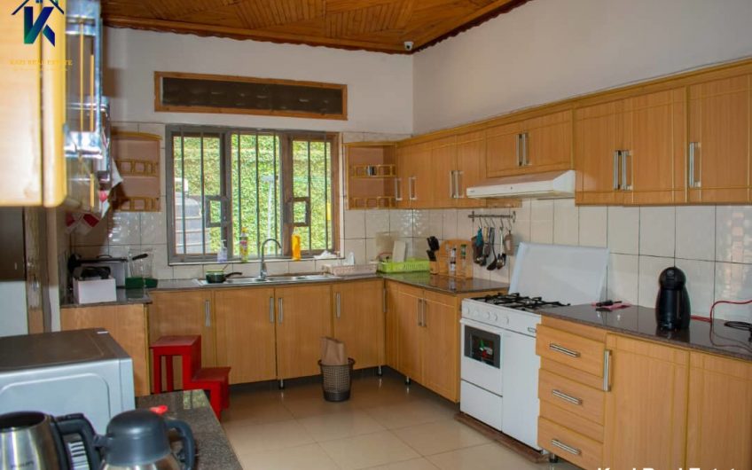 Gisozi, Cozy House for Rent