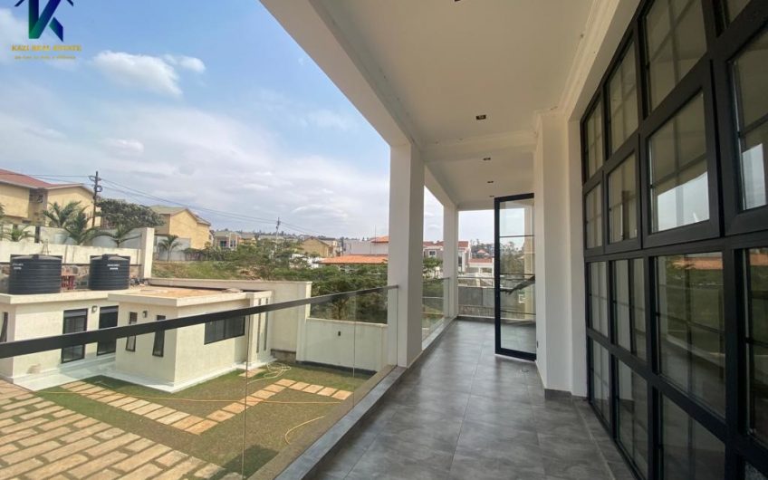 Nyarutarama Modern House for Rent