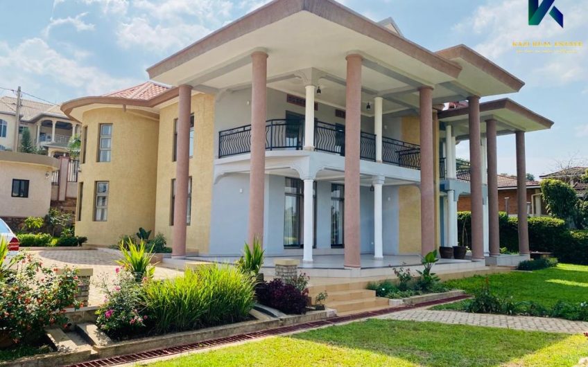 Kacyuru, Spacious Villa for Rent