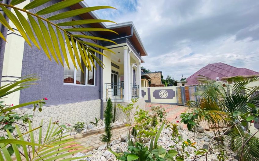 REMERA NICE HOUSE FOR SALE