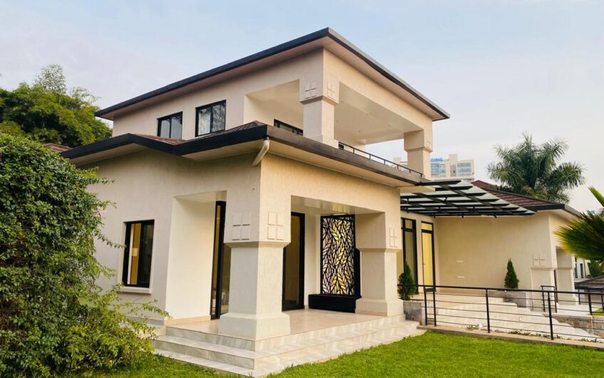 STUNNING LUXURY VILLA FOR RENT IN NYARUTARAMA