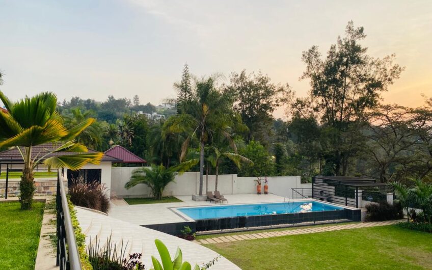 STUNNING LUXURY VILLA FOR RENT IN NYARUTARAMA