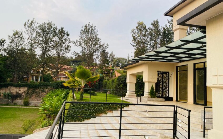 STUNNING LUXURY VILLA FOR RENT IN NYARUTARAMA