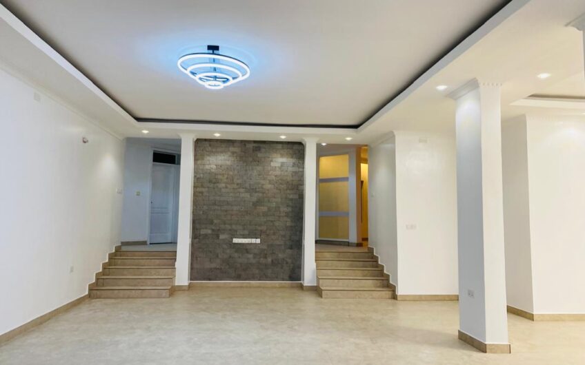 STUNNING LUXURY VILLA FOR RENT IN NYARUTARAMA