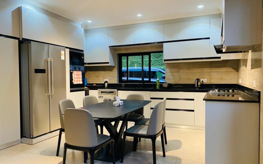 STUNNING LUXURY VILLA FOR RENT IN NYARUTARAMA