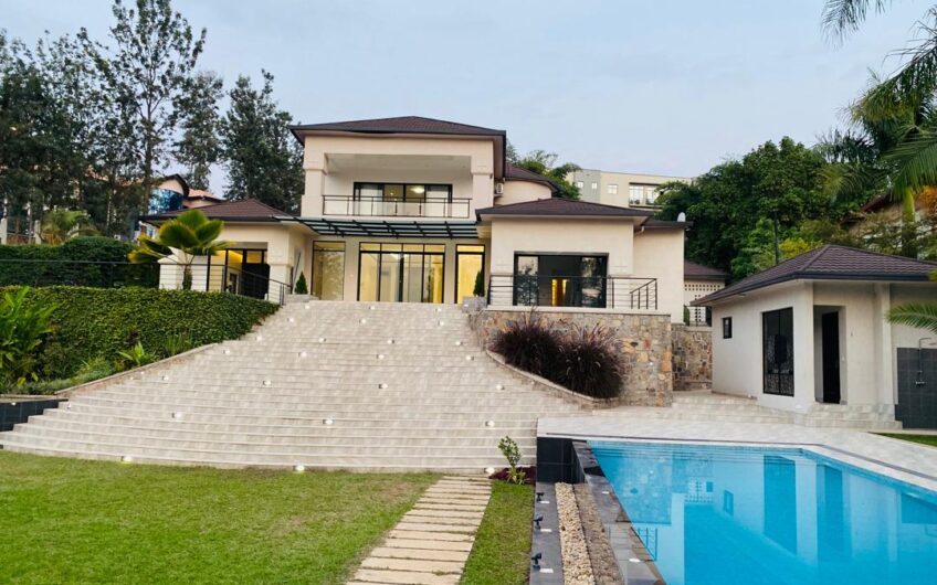 STUNNING LUXURY VILLA FOR RENT IN NYARUTARAMA