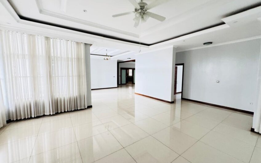 LUXURY DIPLOMATIC VILLA – KACYIRU